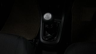 Used 2015 Maruti Suzuki Swift [2014-2017] LXI (O) CNG (Outside Fitted) Petrol+cng Manual interior GEAR  KNOB VIEW