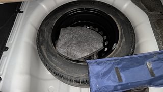 Used 2017 Hyundai Verna SX (O) 1.6 VTVT AT Petrol Automatic tyres SPARE TYRE VIEW