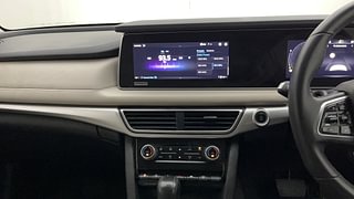 Used 2022 Mahindra XUV700 AX 7 Petrol AT Luxury Pack 7 STR Petrol Automatic interior MUSIC SYSTEM & AC CONTROL VIEW