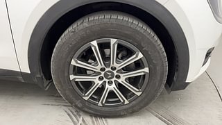 Used 2022 Mahindra XUV700 AX 7 Petrol AT Luxury Pack 7 STR Petrol Automatic tyres RIGHT FRONT TYRE RIM VIEW