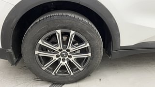 Used 2022 Mahindra XUV700 AX 7 Petrol AT Luxury Pack 7 STR Petrol Automatic tyres RIGHT REAR TYRE RIM VIEW
