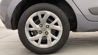 Used 2017 Hyundai Grand i10 Sportz (O) 1.2 kappa VTVT Petrol Manual tyres RIGHT REAR TYRE RIM VIEW