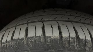 Used 2015 Hyundai Elite i20 Asta 1.4 CRDI Diesel Manual tyres RIGHT FRONT TYRE TREAD VIEW