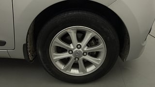 Used 2015 Hyundai Grand i10 Asta AT 1.2 Kappa VTVT Petrol Automatic tyres RIGHT FRONT TYRE RIM VIEW