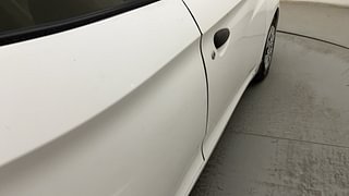 Used 2015 Hyundai Eon Magna + (O) Petrol Manual dents MINOR DENT