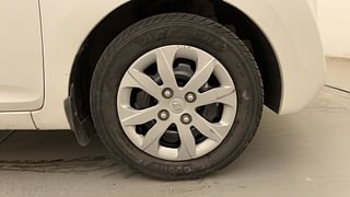 Used 2015 Hyundai Eon Magna + (O) Petrol Manual tyres RIGHT FRONT TYRE RIM VIEW