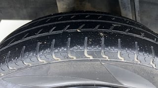 Used 2018 Renault Kwid [2015-2019] 1.0 RXT AMT Petrol Automatic tyres RIGHT REAR TYRE TREAD VIEW