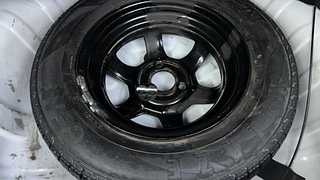 Used 2018 Renault Kwid [2015-2019] 1.0 RXT AMT Petrol Automatic tyres SPARE TYRE VIEW