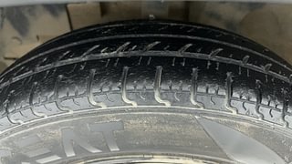 Used 2018 Renault Kwid [2015-2019] 1.0 RXT AMT Petrol Automatic tyres LEFT FRONT TYRE TREAD VIEW