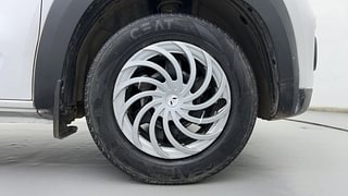 Used 2018 Renault Kwid [2015-2019] 1.0 RXT AMT Petrol Automatic tyres RIGHT FRONT TYRE RIM VIEW