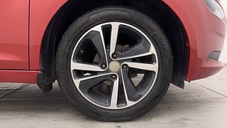 Used 2023 Tata Altroz XZ Plus 1.2 Petrol Manual tyres RIGHT FRONT TYRE RIM VIEW