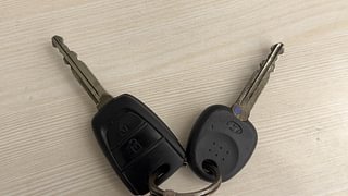 Used 2018 Hyundai Xcent S Petrol+cng(outside fitted) Petrol+cng Manual extra CAR KEY VIEW