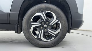 Used 2022 Maruti Suzuki Brezza ZXI Plus Dual Tone Petrol Manual tyres RIGHT FRONT TYRE RIM VIEW