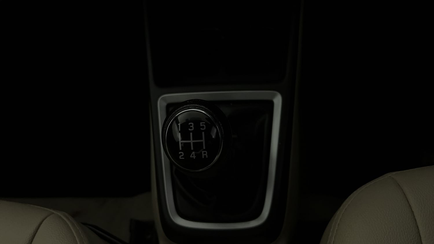 New Maruti Suzuki Dzire interior GEAR  KNOB VIEW
