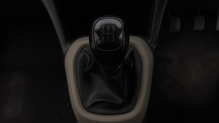 Used 2018 Hyundai Xcent S Petrol+cng(outside fitted) Petrol+cng Manual interior GEAR  KNOB VIEW