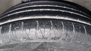 Used 2018 Honda City V CVT Petrol Automatic tyres RIGHT FRONT TYRE TREAD VIEW