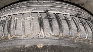 Used 2022 Tata Tigor Revotron XZA Plus AMT Dual Tone Petrol Automatic tyres RIGHT FRONT TYRE TREAD VIEW