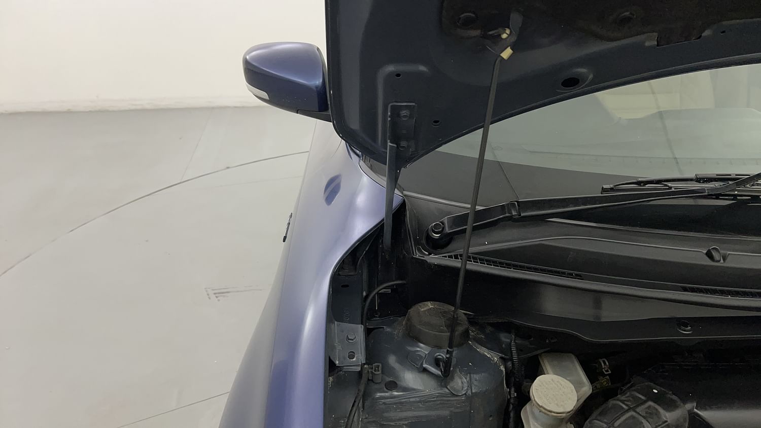 New Maruti Suzuki Dzire engine ENGINE RIGHT SIDE HINGE & APRON VIEW