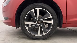Used 2023 Tata Altroz XZ Plus 1.2 Petrol Manual tyres LEFT FRONT TYRE RIM VIEW