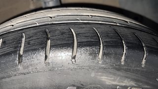 Used 2018 Hyundai Xcent S Petrol+cng(outside fitted) Petrol+cng Manual tyres RIGHT FRONT TYRE TREAD VIEW