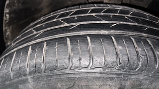 Used 2019 Hyundai Venue SX Plus 1.0 Turbo DCT Petrol Automatic tyres RIGHT FRONT TYRE TREAD VIEW