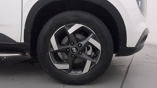 Used 2019 Hyundai Venue SX Plus 1.0 Turbo DCT Petrol Automatic tyres RIGHT FRONT TYRE RIM VIEW