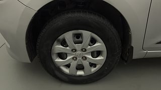 Used 2016 Hyundai Elite i20 Sportz 1.2 Petrol Manual tyres LEFT FRONT TYRE RIM VIEW