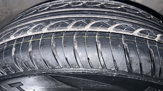 Used 2016 Hyundai Elite i20 Sportz 1.2 Petrol Manual tyres RIGHT FRONT TYRE TREAD VIEW