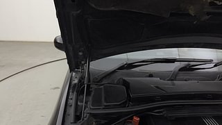 Used 2011 BMW 3 Series [2009-2012] 320d Corporate Edition Diesel Automatic engine ENGINE RIGHT SIDE HINGE & APRON VIEW