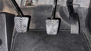 Used 2016 Hyundai Elite i20 Sportz 1.2 Petrol Manual interior PEDALS VIEW