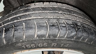 Used 2014 Maruti Suzuki Wagon R 1.0 [2010-2019] VXi Petrol Manual tyres RIGHT REAR TYRE TREAD VIEW
