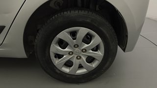 Used 2016 Hyundai Elite i20 Sportz 1.2 Petrol Manual tyres LEFT REAR TYRE RIM VIEW