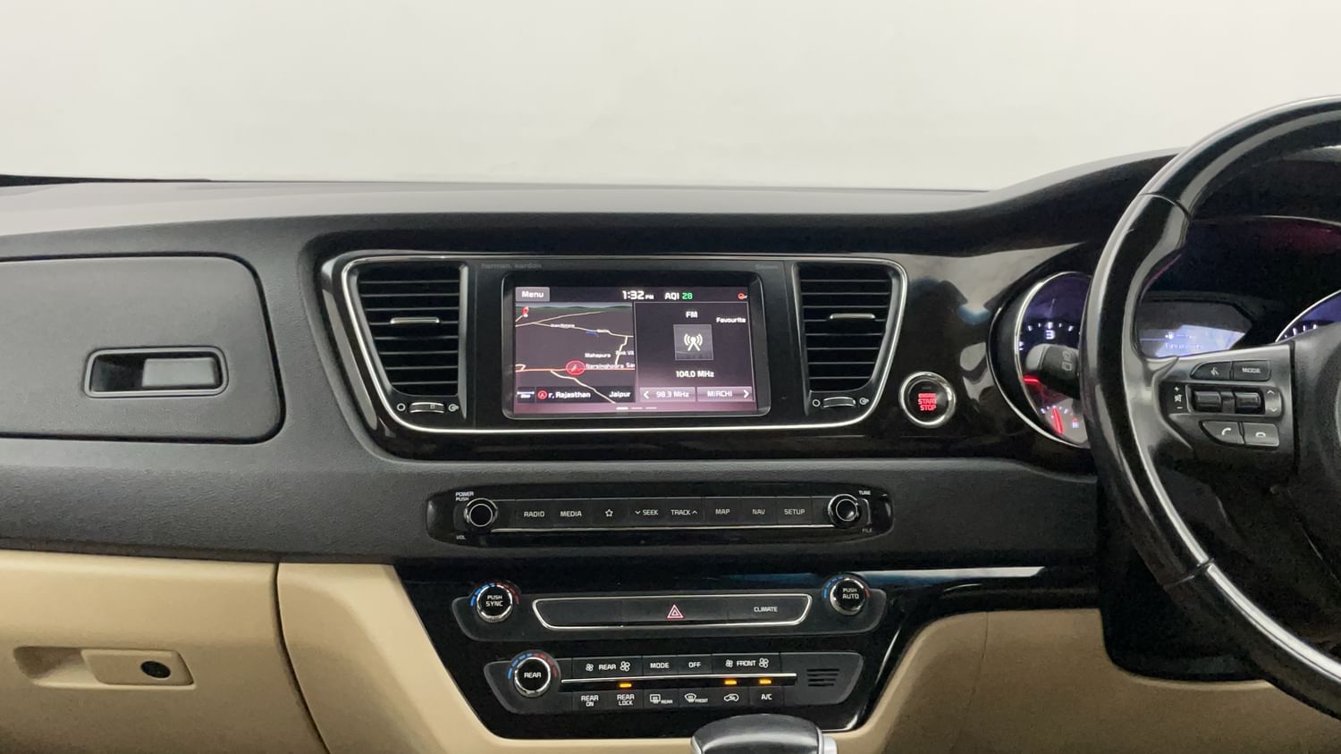 New Kia Carnival interior MUSIC SYSTEM & AC CONTROL VIEW