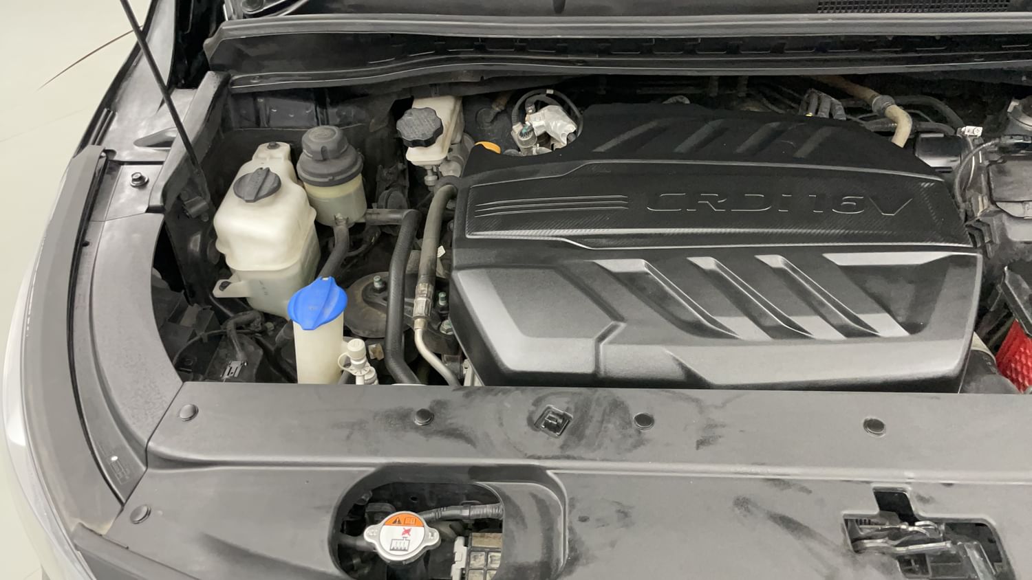 New Kia Carnival engine ENGINE RIGHT SIDE VIEW