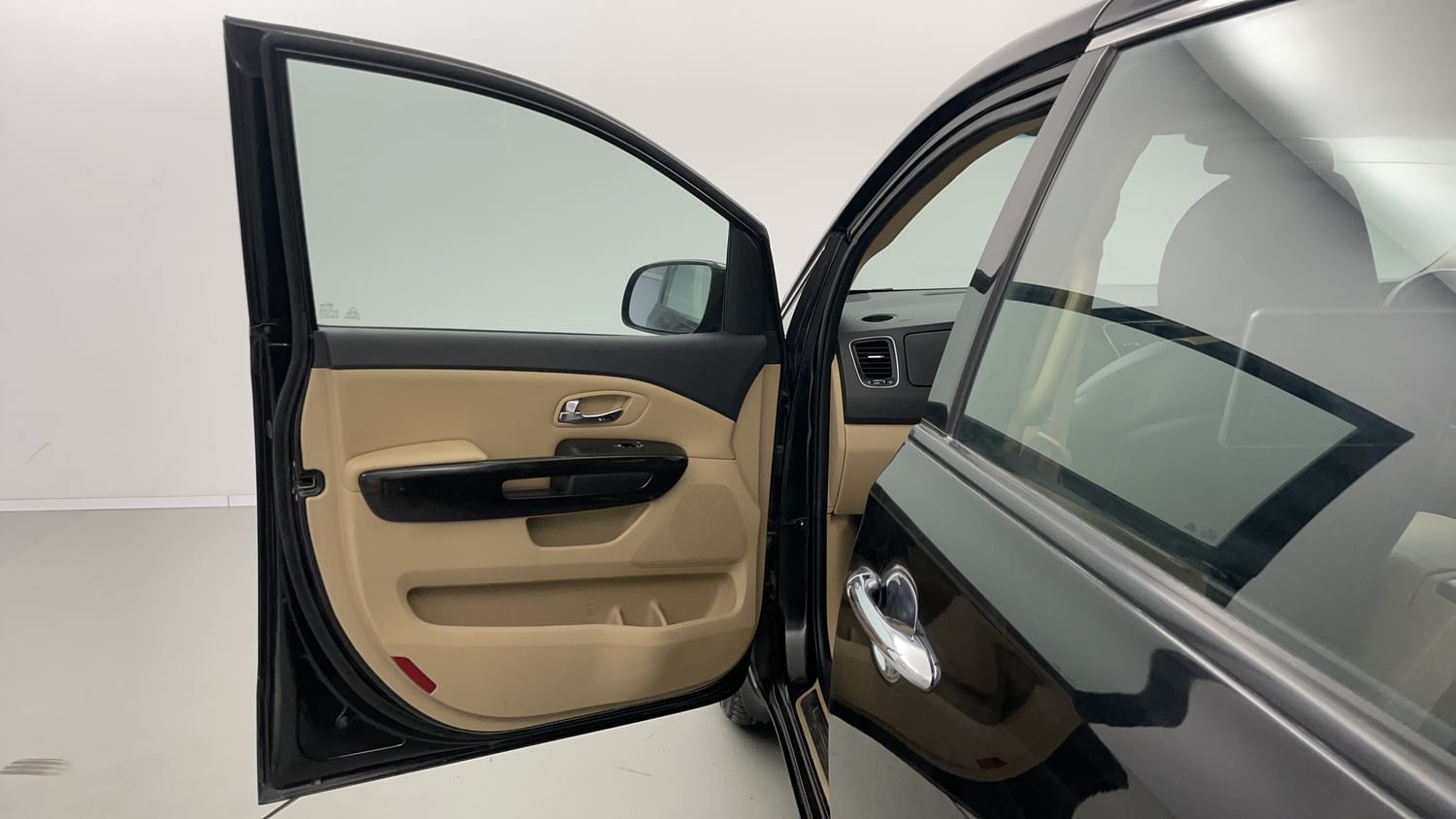 New Kia Carnival interior LEFT FRONT DOOR OPEN VIEW