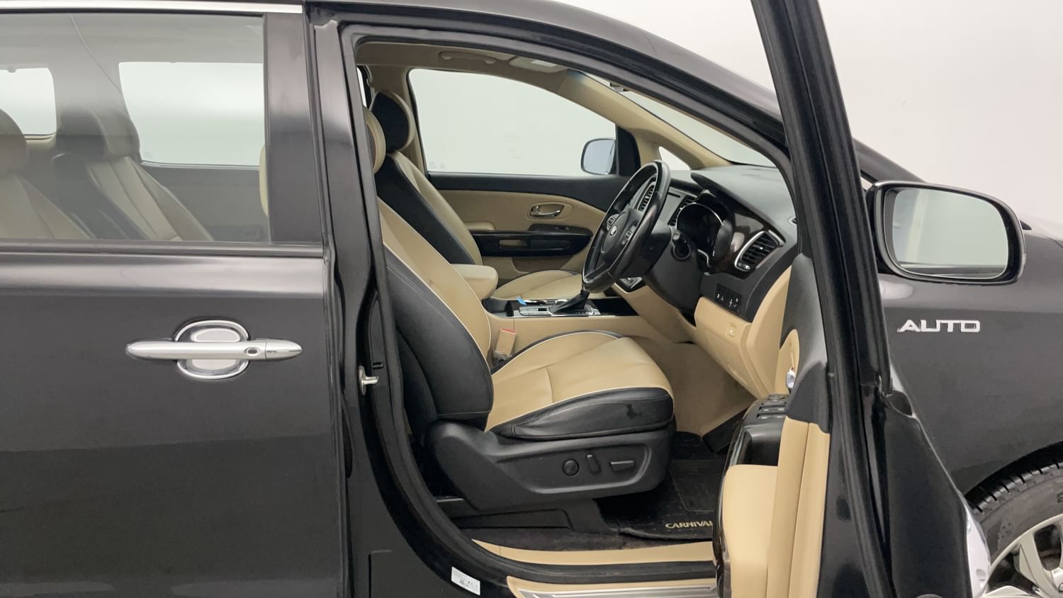 New Kia Carnival interior RIGHT SIDE FRONT DOOR CABIN VIEW