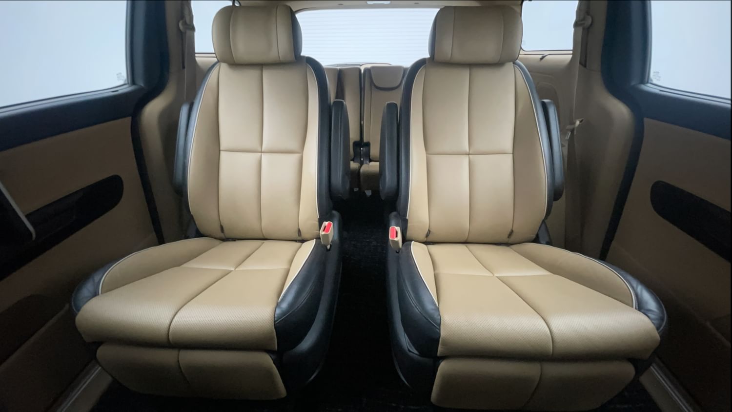 New Kia Carnival interior REAR SEAT CONDITION VIEW