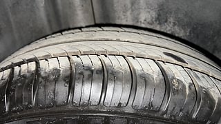 Used 2018 Volkswagen Polo Comfortline 1.0L (P) Petrol Manual tyres RIGHT REAR TYRE TREAD VIEW