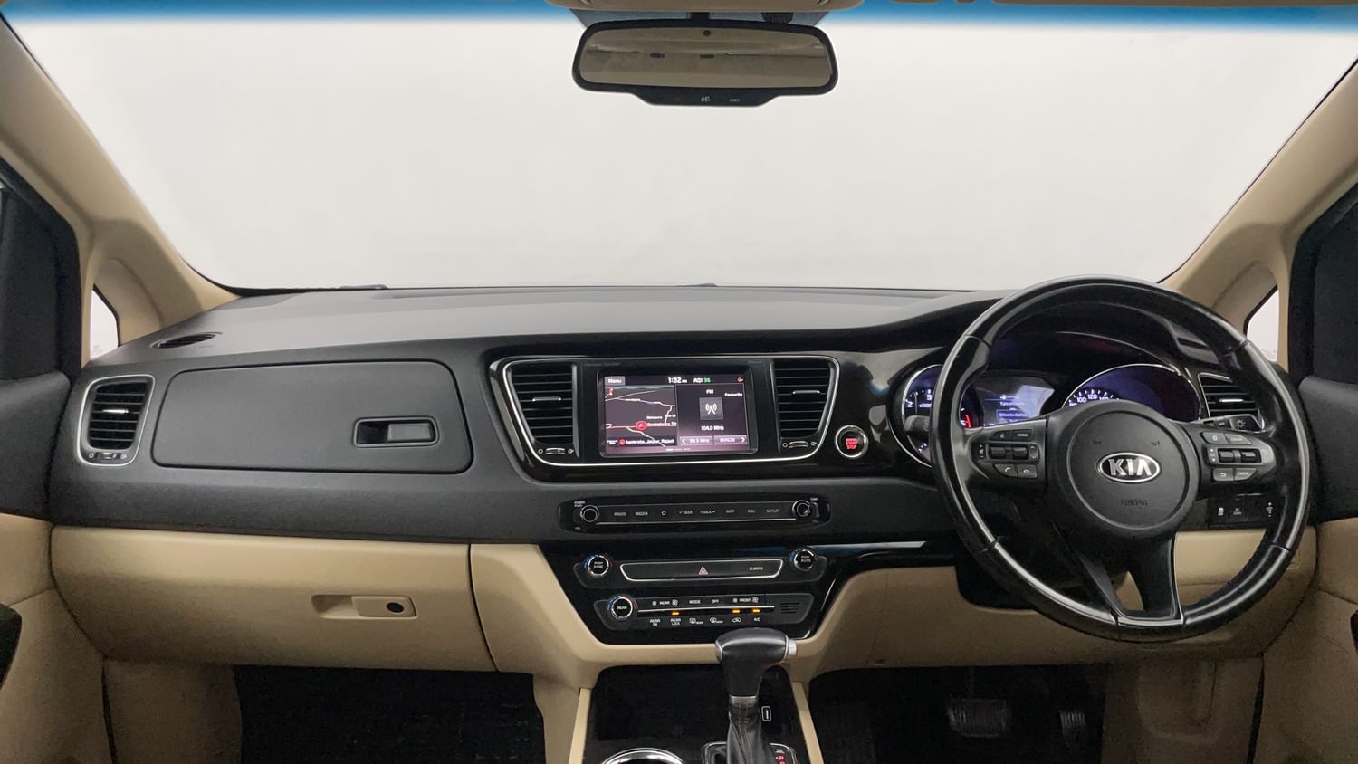 New Kia Carnival interior DASHBOARD VIEW