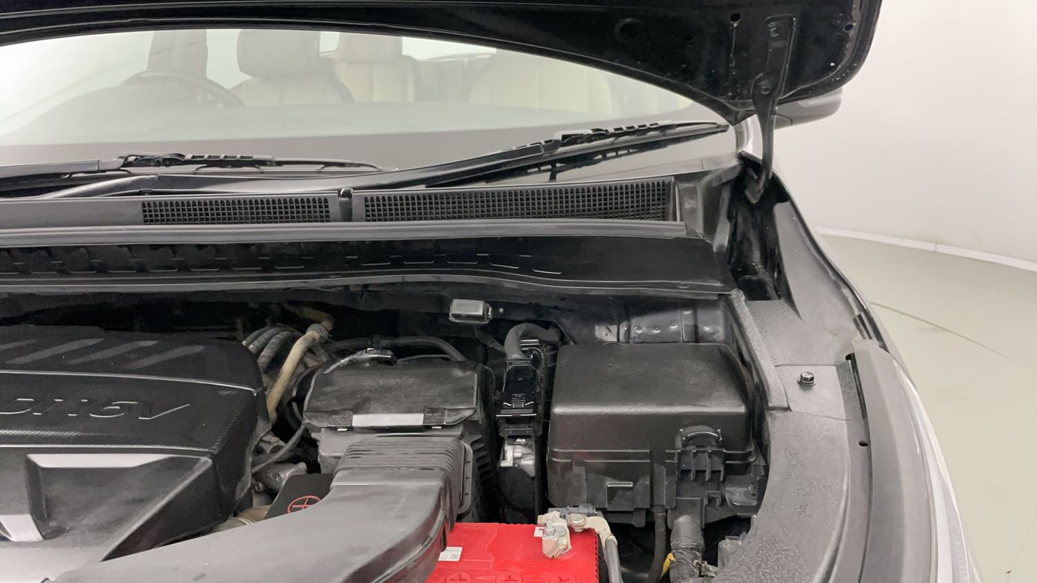 New Kia Carnival engine ENGINE LEFT SIDE HINGE & APRON VIEW