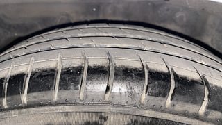 Used 2015 Hyundai Eon Magna 1.0l Petrol MT Petrol Manual tyres RIGHT REAR TYRE TREAD VIEW