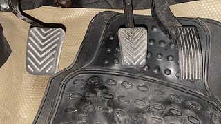 Used 2015 Hyundai Eon Magna 1.0l Petrol MT Petrol Manual interior PEDALS VIEW