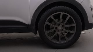 Used 2016 Hyundai Creta [2015-2018] 1.6 SX Plus Auto Petrol Petrol Automatic tyres RIGHT FRONT TYRE RIM VIEW