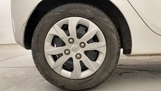 Used 2015 Hyundai Eon Magna 1.0l Petrol MT Petrol Manual tyres RIGHT REAR TYRE RIM VIEW