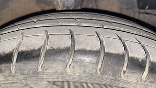 Used 2015 Hyundai Eon Magna 1.0l Petrol MT Petrol Manual tyres RIGHT FRONT TYRE TREAD VIEW
