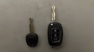 Used 2018 Hyundai Xcent SX Petrol Manual extra CAR KEY VIEW