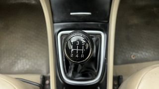 Used 2017 Maruti Suzuki Ciaz Alpha 1.4 MT Petrol Manual interior GEAR  KNOB VIEW