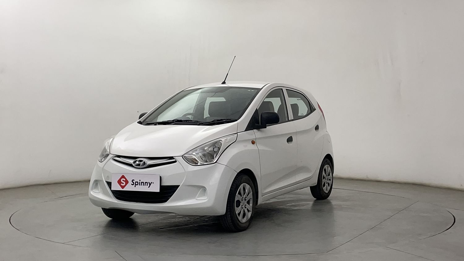 LEFT FRONT CORNER VIEW