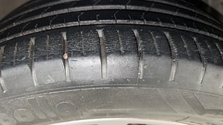 Used 2017 Maruti Suzuki Ciaz Alpha 1.4 MT Petrol Manual tyres RIGHT FRONT TYRE TREAD VIEW