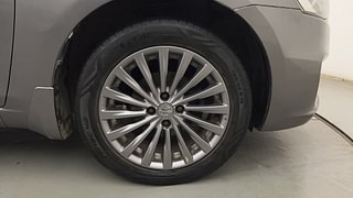 Used 2017 Maruti Suzuki Ciaz Alpha 1.4 MT Petrol Manual tyres RIGHT FRONT TYRE RIM VIEW